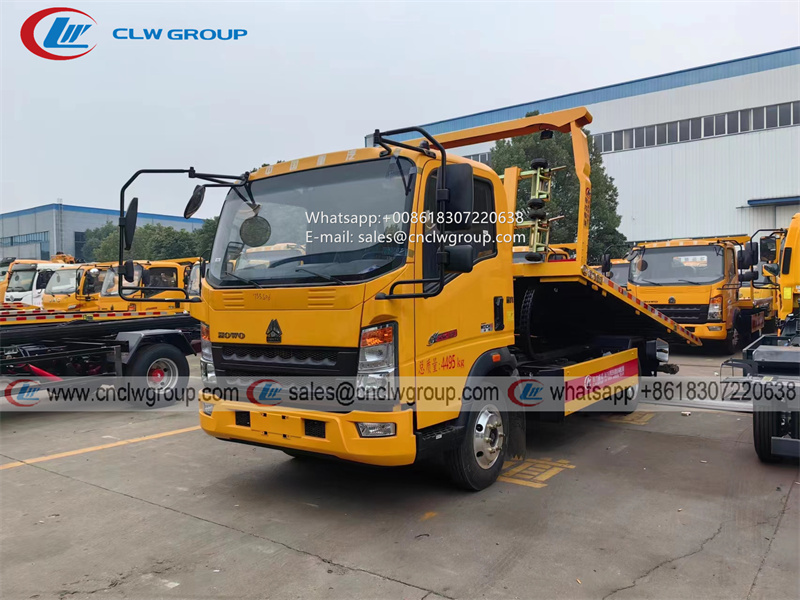 HOWO 4 ton wrecker towing recovery truck
