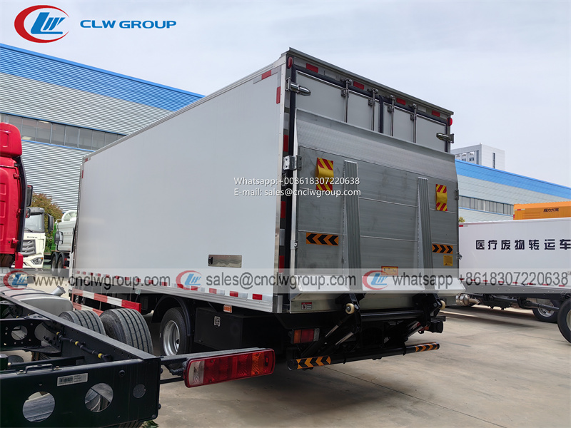 ISUZU NPR 18ft Refrigerator Van Frozen Goods Transport Truck with Hydraulic Lift Tailplate