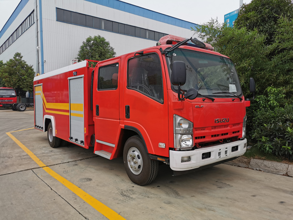 ISUZU NPR Water Tanker Fire Truck Price Specifications Parameter Details ISUZU NPR Fire Truck Price