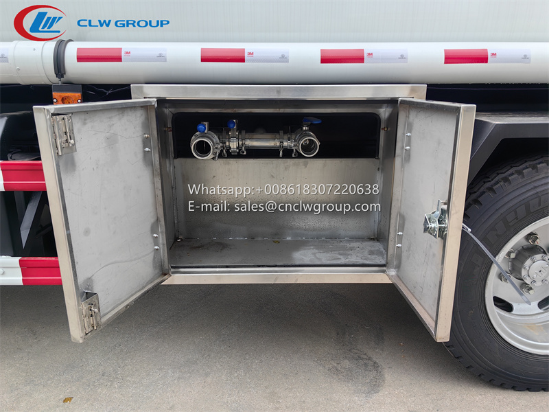 ISUZU NPR 8000 liter stainless steel water tanker truck -4