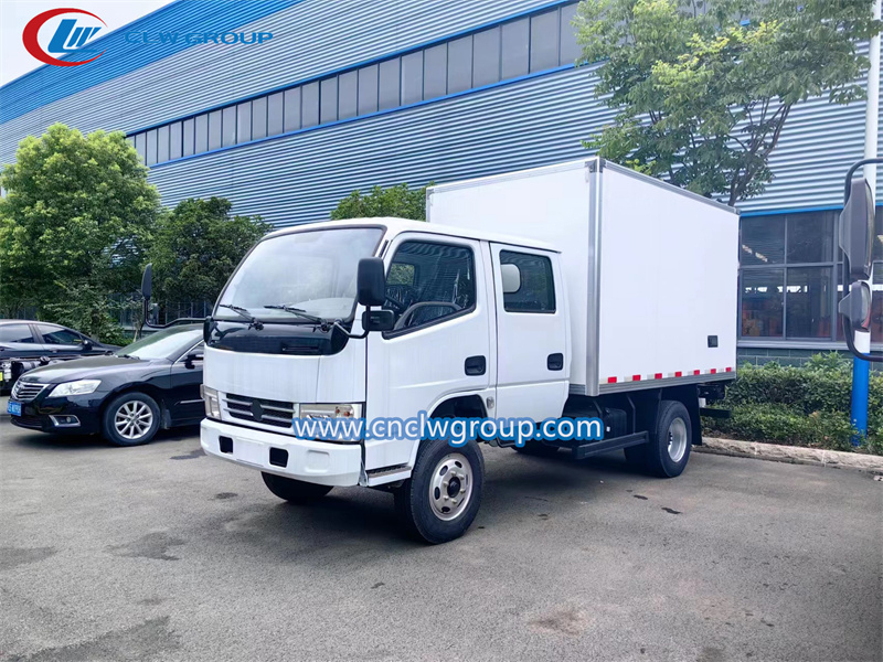 CLW brand double cabin 3t box cargo truck
