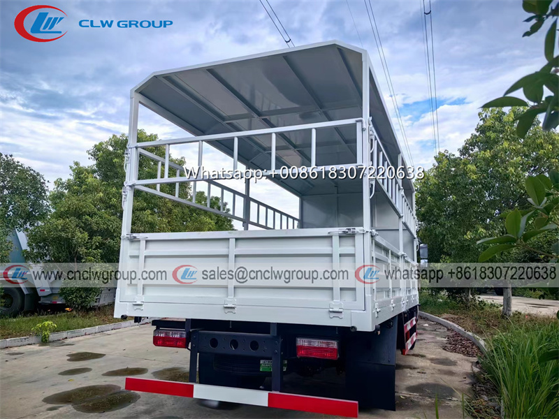 CLW 4x2 4x4 20-26 Seats Troop Carrier Truck