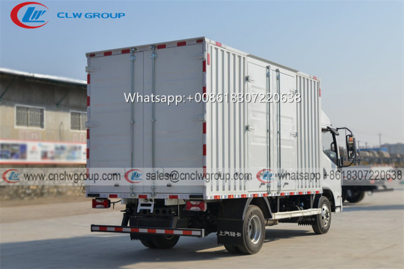 Yuejin 4x2 Box Cargo Truck with Safety Airbag