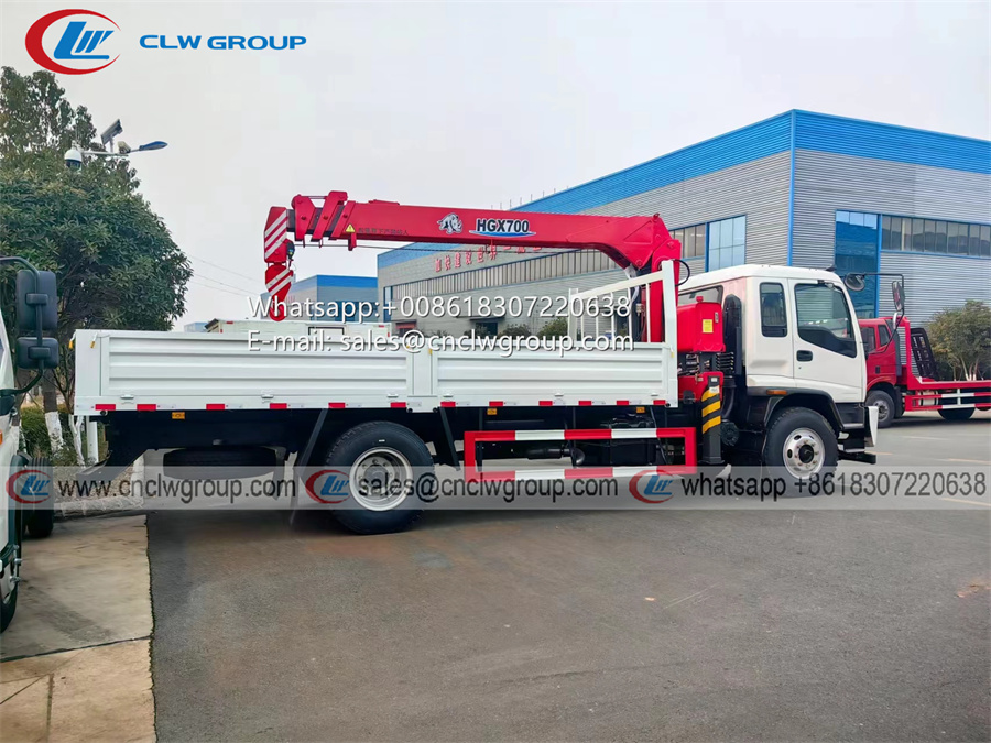 ISUZU FTR boom truck mounted 7t crane