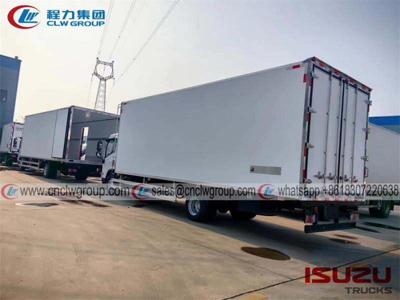 ISUZU 700P Euro4/6 24 feet Freezer Van Refrigerator Truck for sale