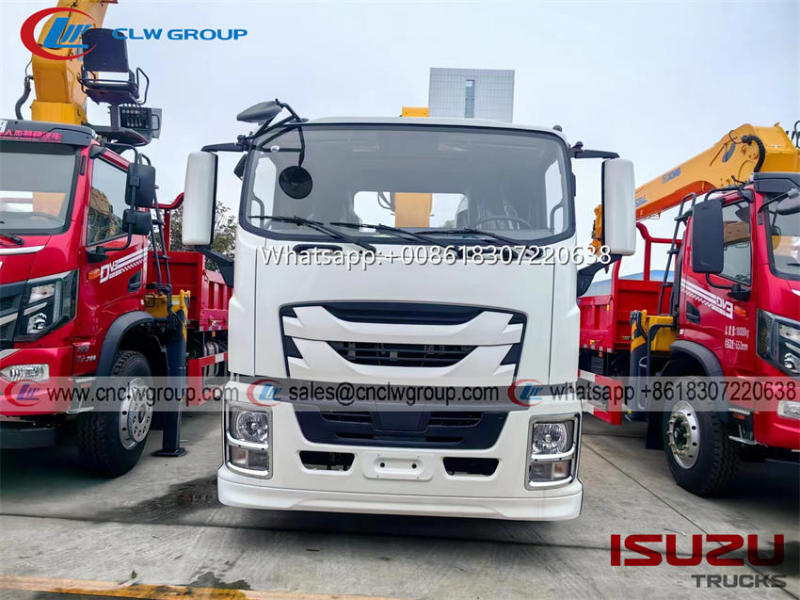 ISUZU GIGA FVR truck mounted XCMG 8 ton 6-stage crane