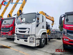 ISUZU GIGA FVR truck mounted XCMG 8 ton 6-stage crane