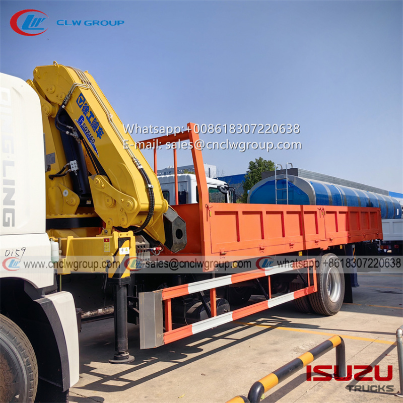 ISUZU 4X GIGA Truck Mounted 8T Knuckle Crane