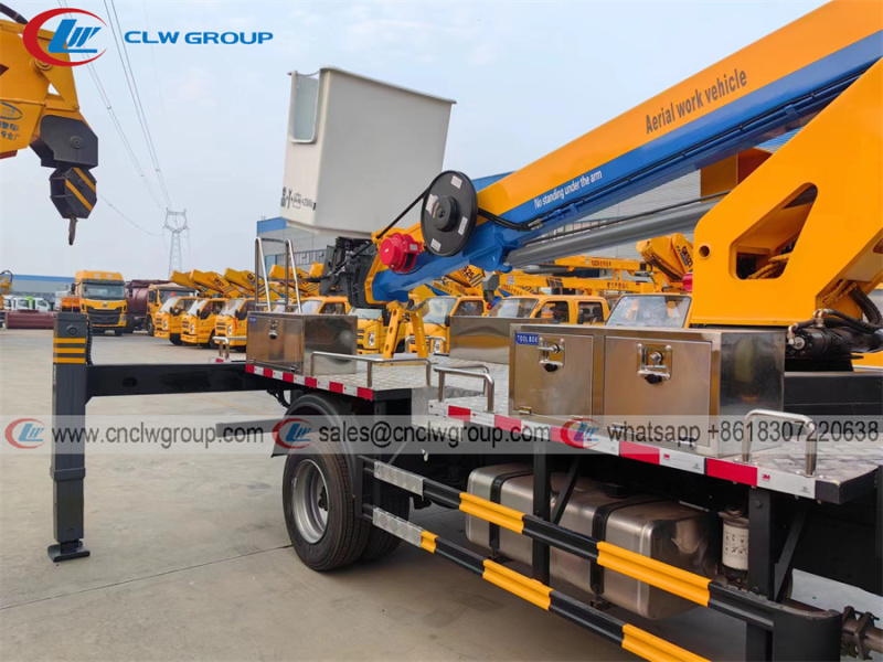 CLW 4x2 4x4 18m crane basket aerial work platform truck