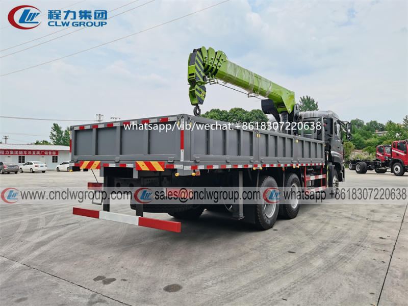 CLW 6x4 boom crane truck with 12 ton telescopic crane