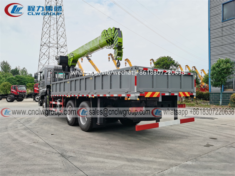CLW 6x4 boom crane truck with 12 ton telescopic crane