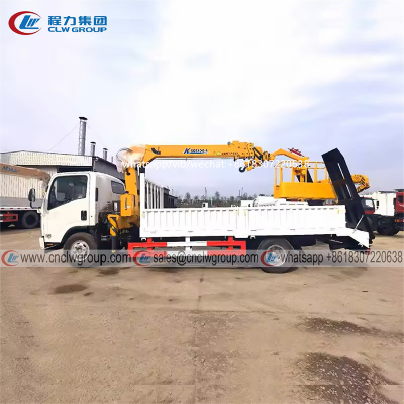 ISUZU FRR flatbed truck mounted 4t crane and working basket