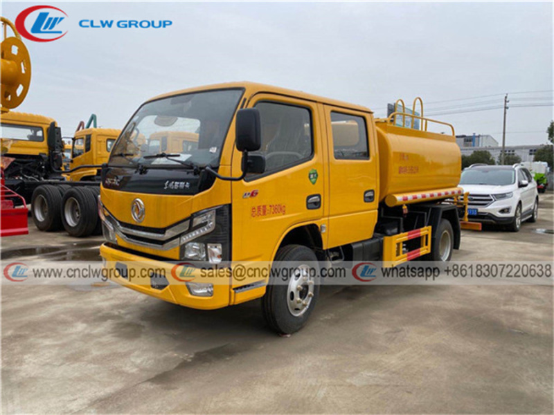 Dongfeng double cab 3000 liter water sprinkler truck