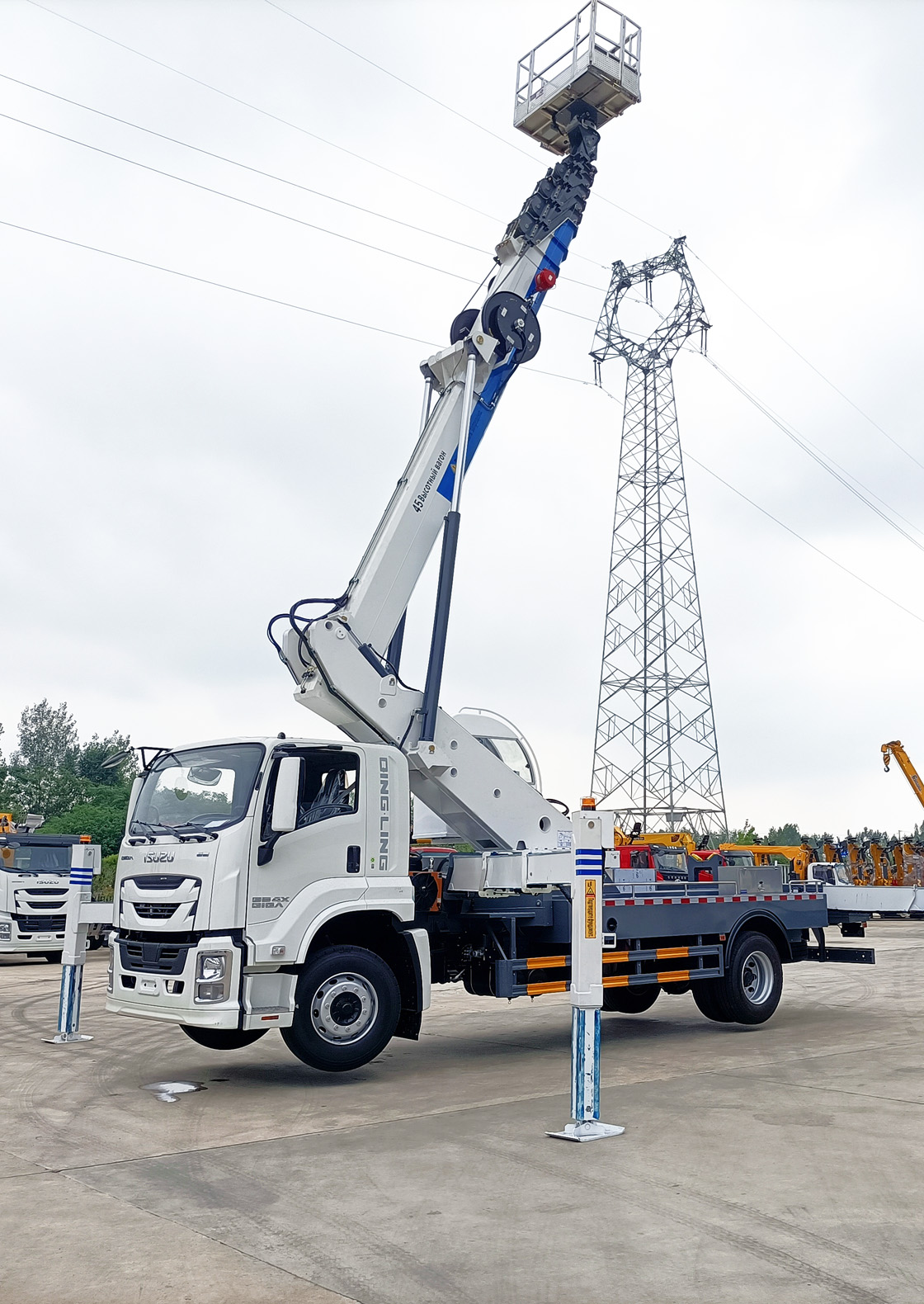 Isuzu GIGA 45m Aerial Platform Truck