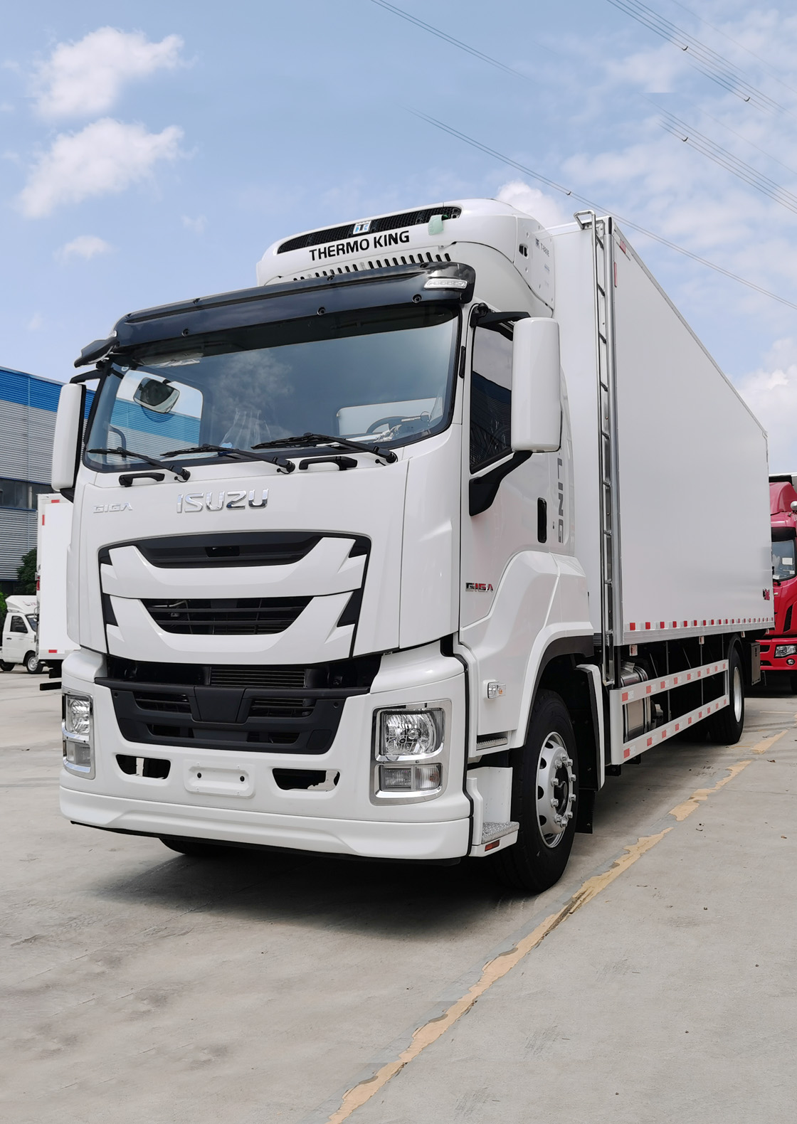 ISUZU GIGA 15T Refrigerator Truck