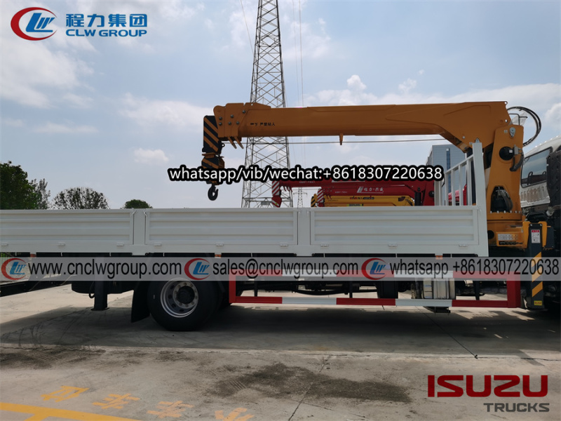 ISUZU GIGA FTR 4x2 10 ton crane truck