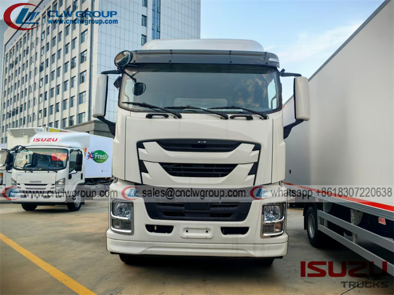 ISUZU GIGA 12 15 ton Side Curtain Trucks