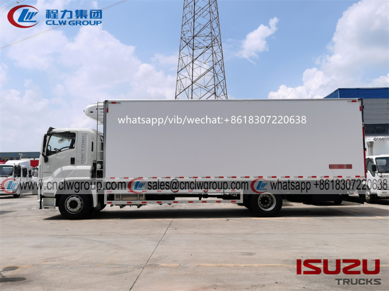 ISUZU GIGA 7.5m refrigerated trucks with Thermo King T-880