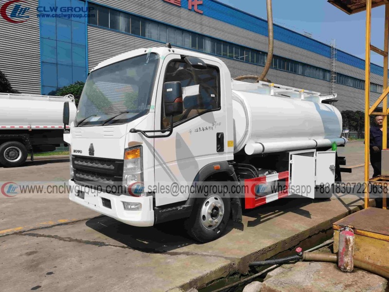 HOWO RHD 6m3 fuel dispenser truck