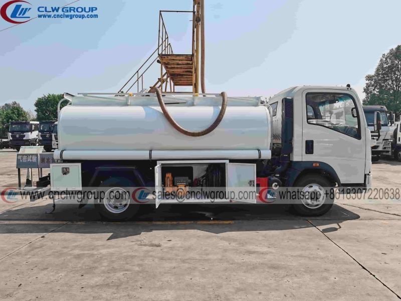 HOWO RHD 6m3 fuel dispenser truck