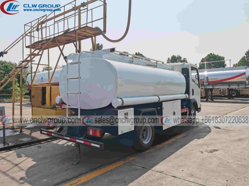 HOWO RHD 6m3 fuel dispenser truck