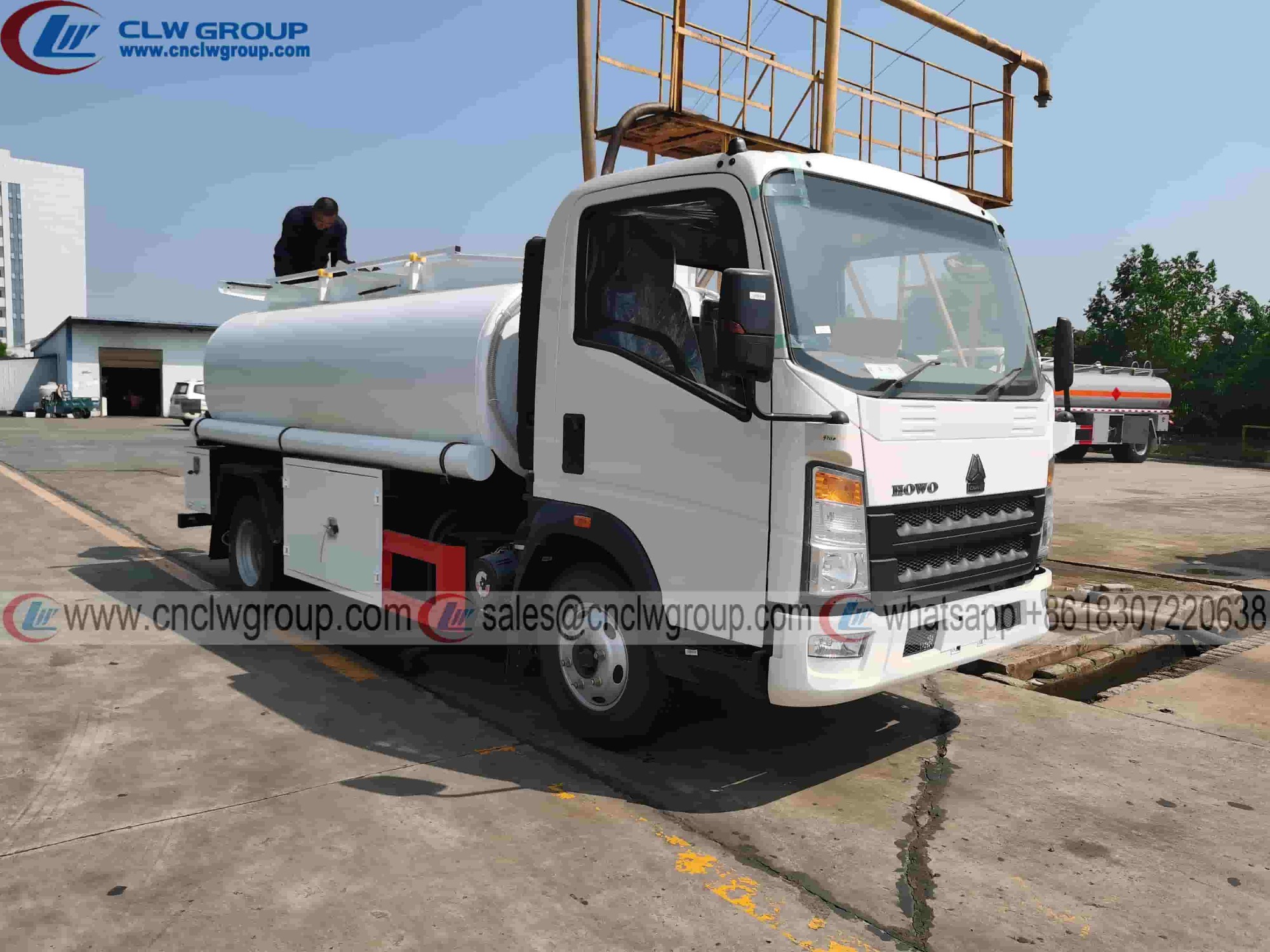 HOWO RHD 6m3 fuel dispenser truck