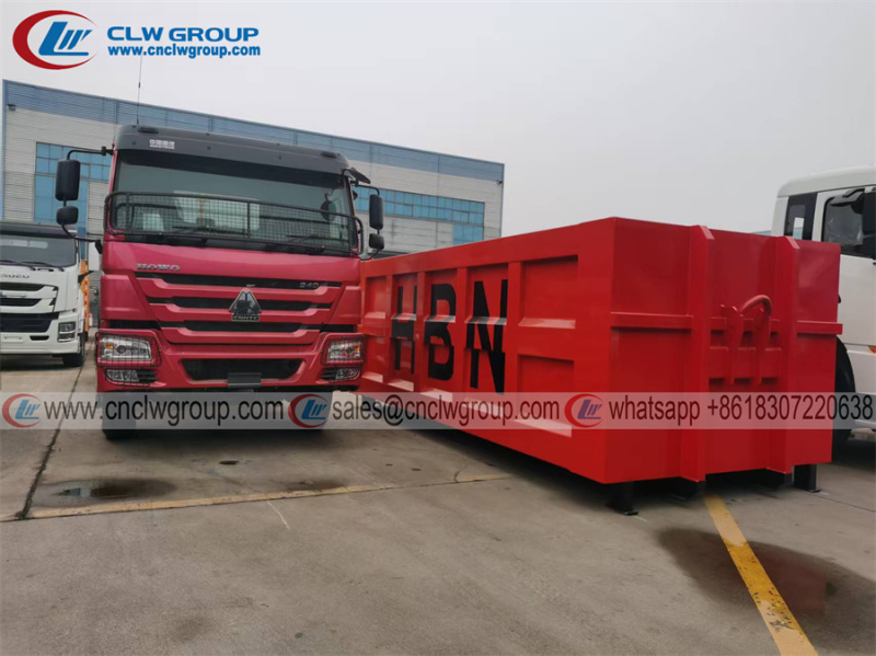 SINOTRUK HOWO RHD 6x4 25 ton hooklift truck with 25cbm box