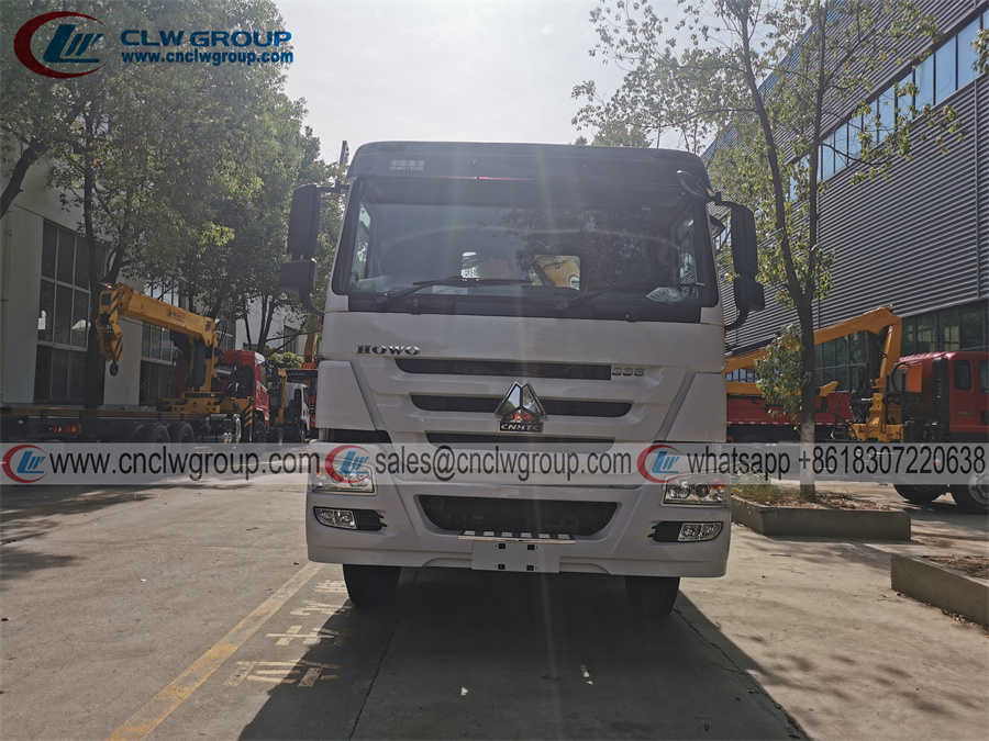 Sinotruk HOWO RHD 6*4 truck mounted 5 ton knukcle crane
