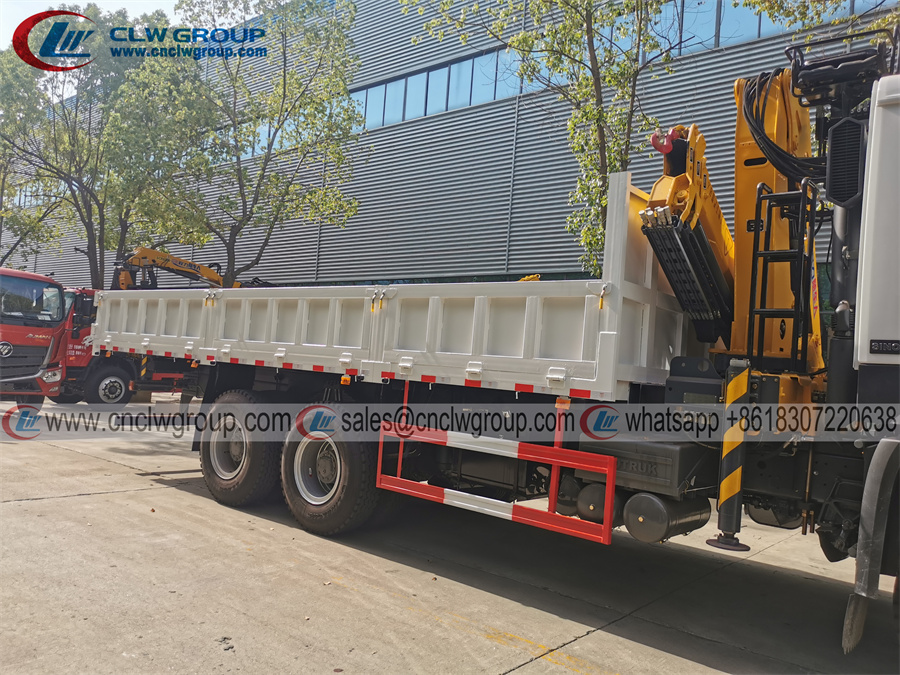 Sinotruk HOWO RHD 6*4 truck mounted 5 ton knukcle crane