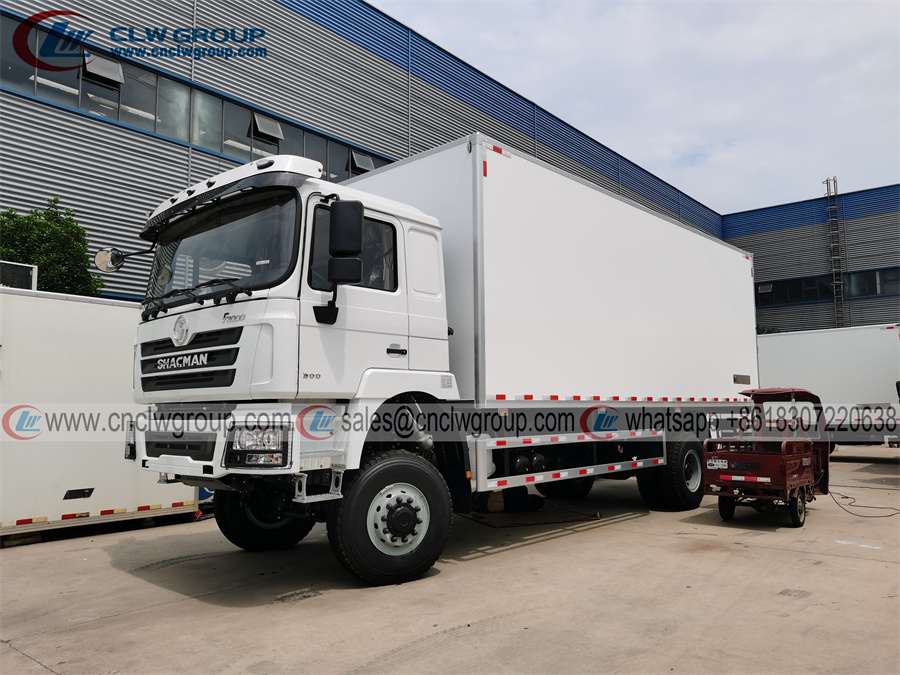 SHACMAN F3000 4x4 Freezer Refrigerator Truck All Terrain Fridge Trucks