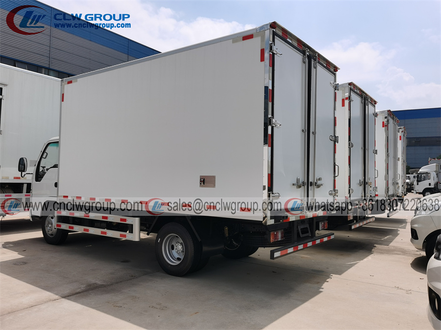 ISUZU elf 100P 3 ton 4 ton refrigerated truck with Carrier cooling system