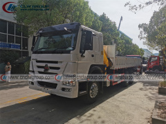 Sinotruk HOWO RHD 6*4 truck mounted 5 ton knukcle crane