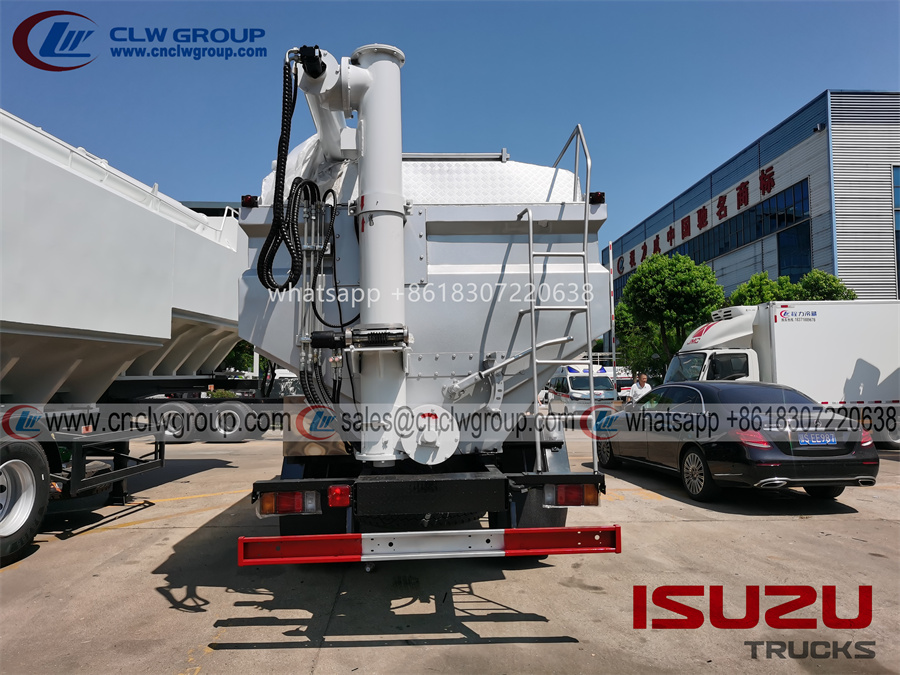 ISUZU 12m3 auger feed trucks