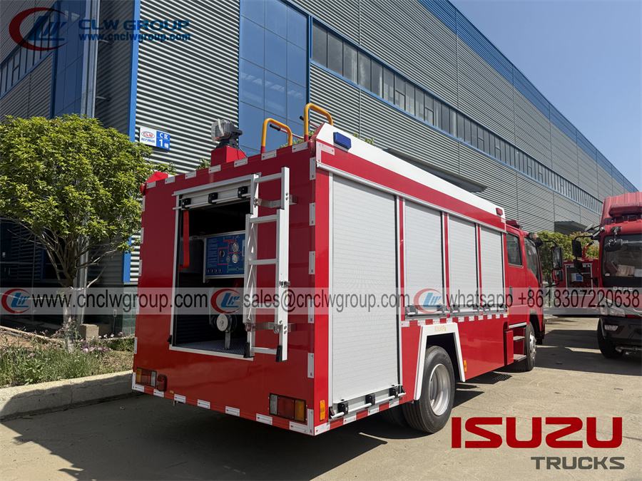 ISUZU 700P 4000 liter water tank fire truck