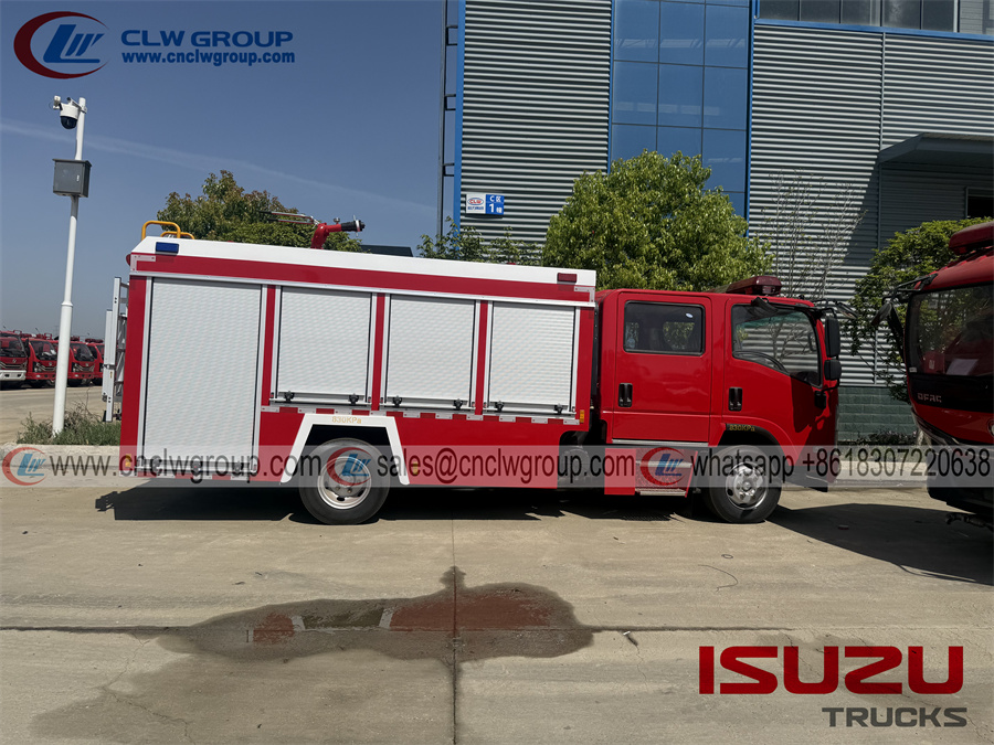 ISUZU 700P 4000 liter water tank fire truck