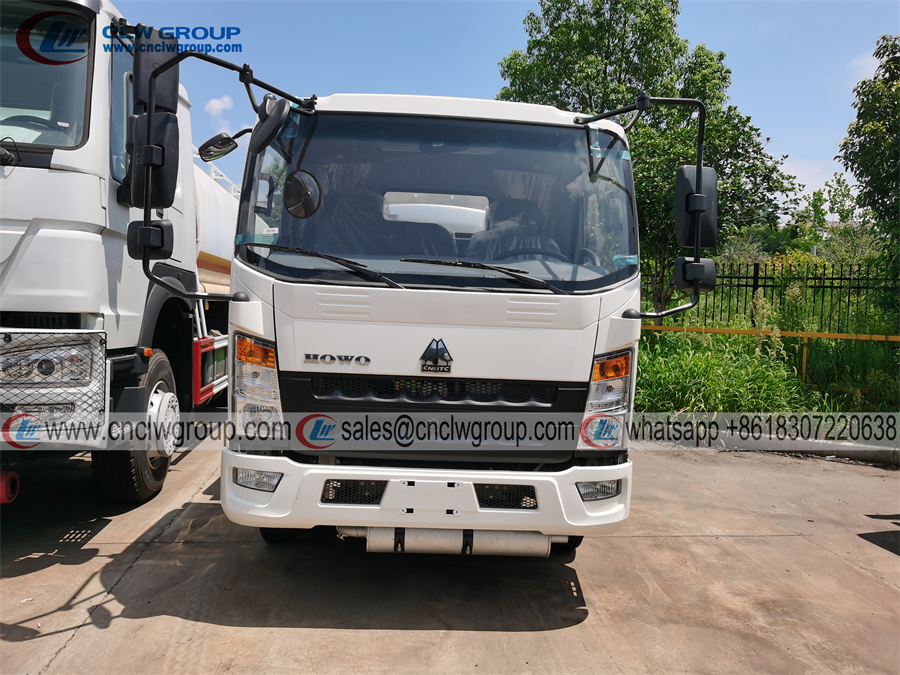 HOWO 5000L aluminum oil tank mobile refuelling diesel gasoline tanker trucks