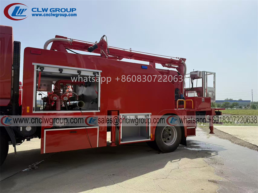 Liuqi Chenglong H5 4m3 5m3 bucket lifting jet water fire trucks