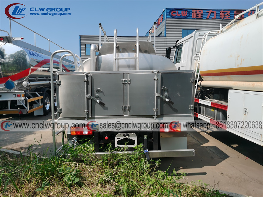 HOWO 5000L aluminum oil tank mobile refuelling diesel gasoline tanker trucks