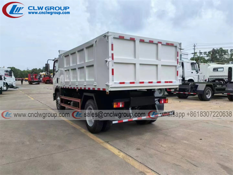 Sinotruk HOWO 7 - 8 ton rubbish dump trucks