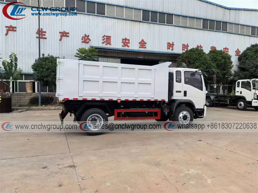 Sinotruk HOWO 7 - 8 ton rubbish dump trucks