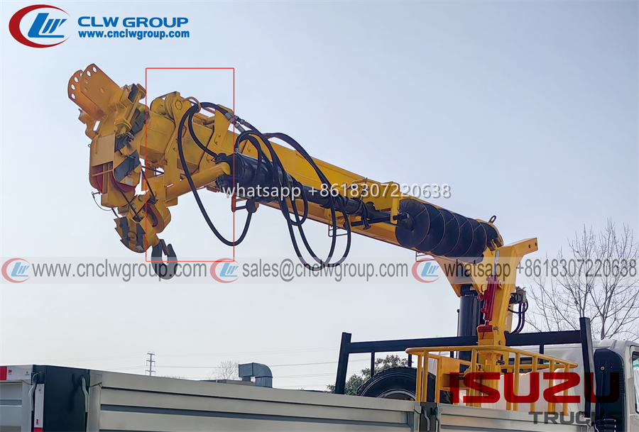 ISUZU FRR npr 5 ton auger drill boom crane truck with a lift boom crane truck crane