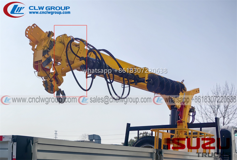 ISUZU FRR npr 5 ton auger drill boom crane truck with a lift boom crane truck crane