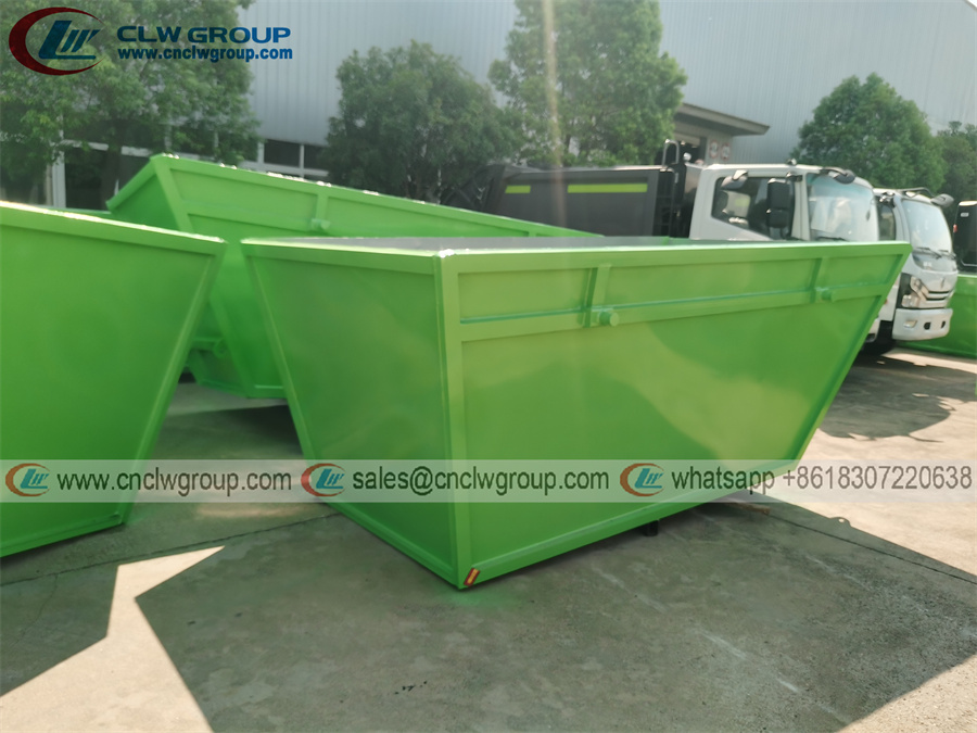 HOWO RHD 4cbm skip loader garbage truck
