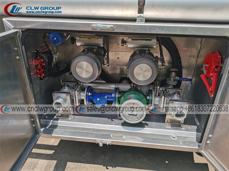 HOWO 5000L aluminum oil tank mobile refuelling diesel gasoline tanker trucks