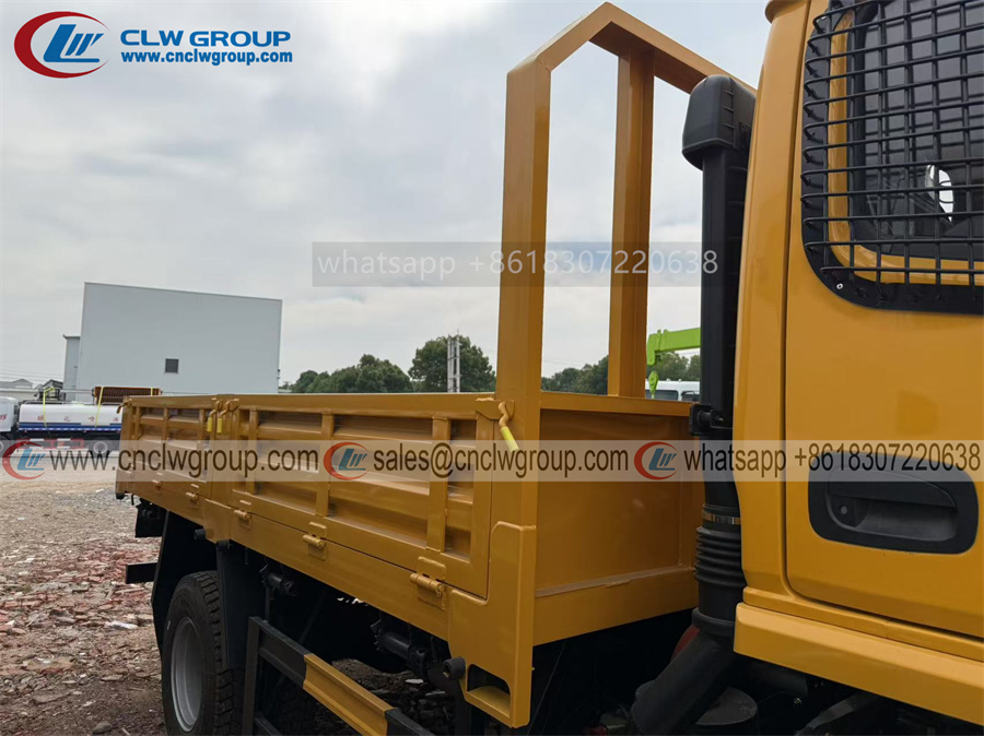 Chengli CLW 4x4 RHD 4 to 5 ton dropside cargo trucks