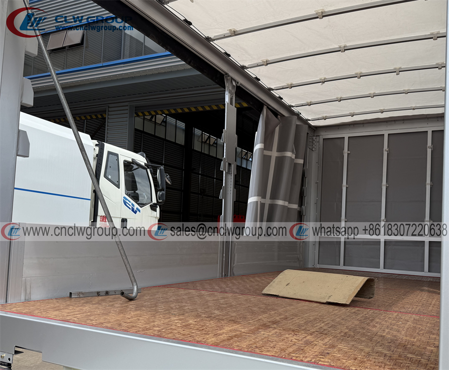 Foton Aumark 5-6 ton curtainsider sliding curtain side cargo box truck
