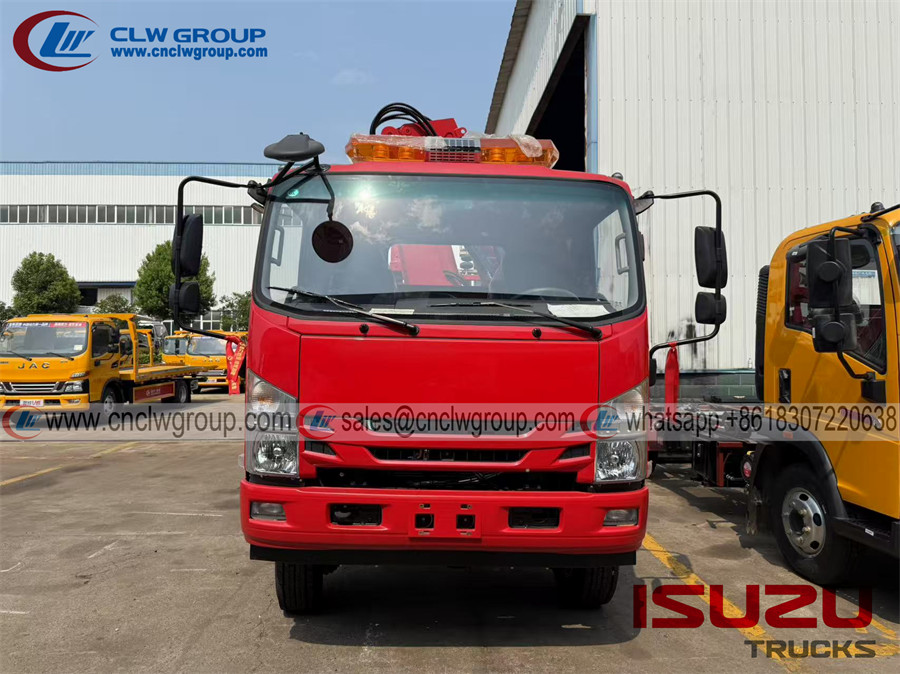 Isuzu 700P 4x4 4wd flat bed type recovery wrecker tow truck with knuckle crane