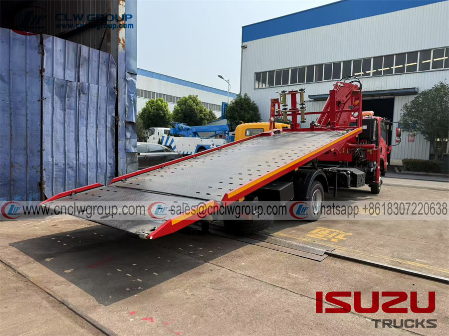 Isuzu 700P 4x4 4wd flat bed type recovery wrecker tow truck with knuckle crane