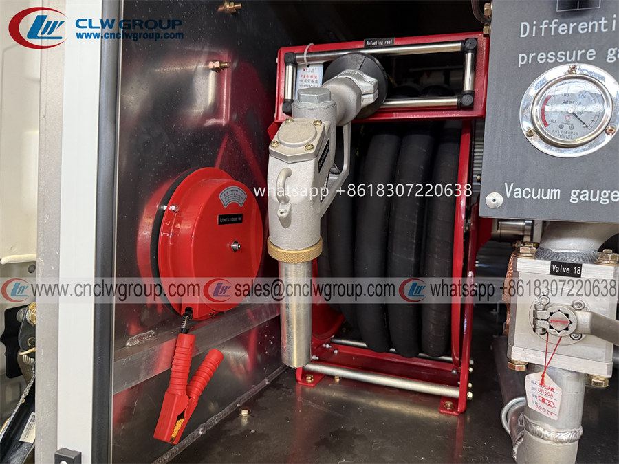 Foton Aumark 8m3 aviation jet-a1 fuel refueler tanker truck