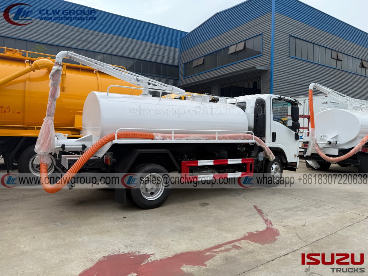ISUZU 7m3 8m3 vacuum fecal sucker septic sewage tanker suction trucks